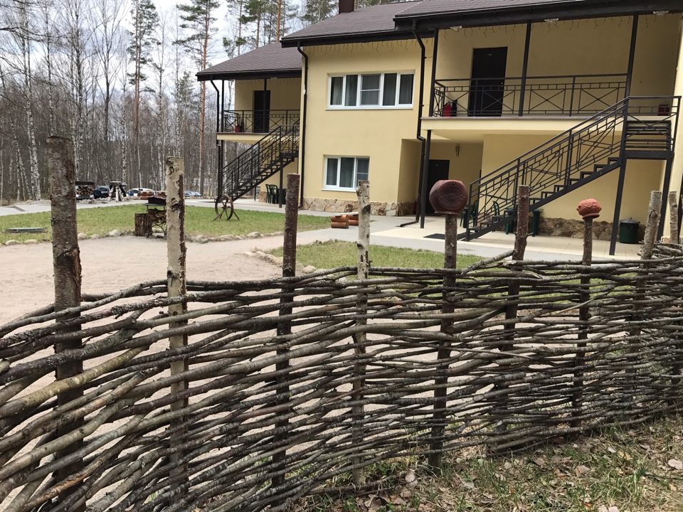 Посёлок ромашки финская горка. Ромашка база отдыха Ленинградская область. Гостевой дом Ромашка Ревда.