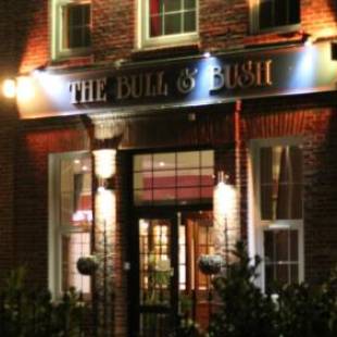 Фотографии гостиницы 
            The Bull and Bush Hotel Kingston