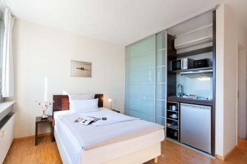 Фотография апарт отеля Paragon Apartments