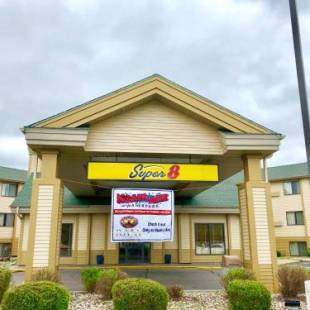 Фотографии гостиницы 
            Super 8 by Wyndham Wisconsin Dells