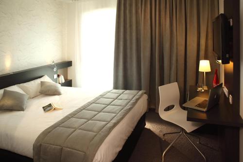 Фотография гостиницы The Originals Boutique Hotel Saint James Nantes Sud