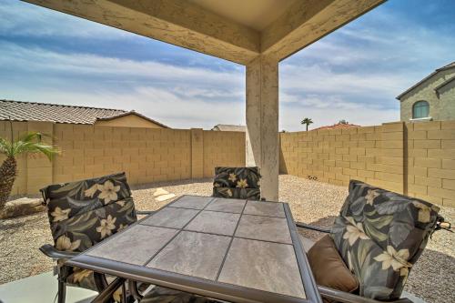 Фотографии гостевого дома 
            Mesa Retreat with Pool Access 7 Miles to Usery MTN!