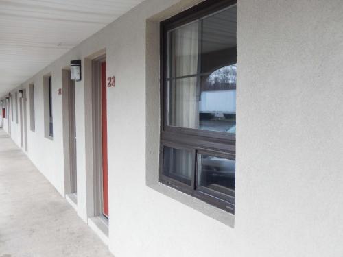 Фотография гостиницы Scottish Inns and Suites- Bordentown, NJ