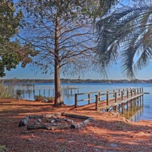 Фотография гостевого дома Rustic Escape on Lake Murray with Fire Pit and Balcony