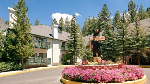 Фотография гостиницы Best Western- Big Bear Chateau