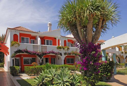 Фотография гостиницы Bungalows Cordial Green Golf