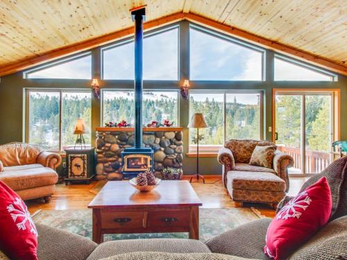 Фотография гостевого дома Hillside View Vacation Home