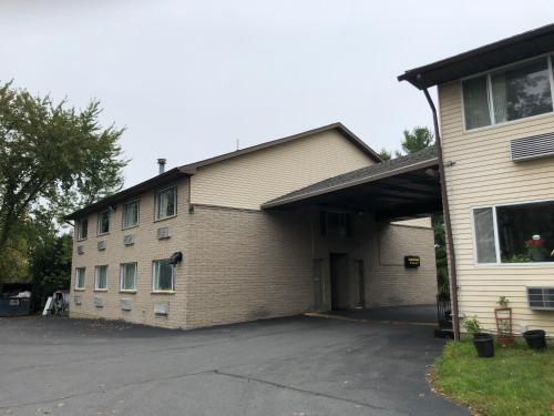 Фотография гостиницы Latham Inn