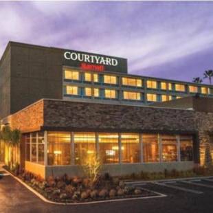 Фотографии гостиницы 
            Courtyard by Marriott Los Angeles Woodland Hills