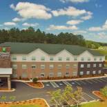 Фотография гостиницы Holiday Inn Express DeFuniak Springs, an IHG Hotel