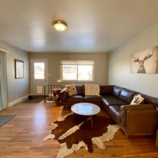 Фотография гостевого дома Fun & Funky, Family-Friendly home near Old Town!