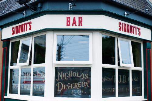 Фотография гостевого дома Sinnotts Bar