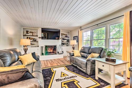 Фотография гостевого дома Dtwn Boone Home Walk to Appalachian State Campus!