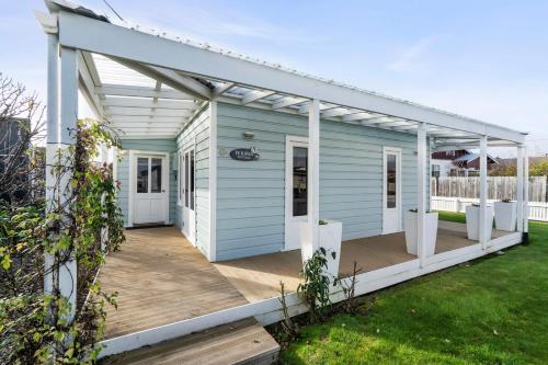 Фотографии гостевого дома 
            Te Kawa Cottage - Martinborough Holiday Home