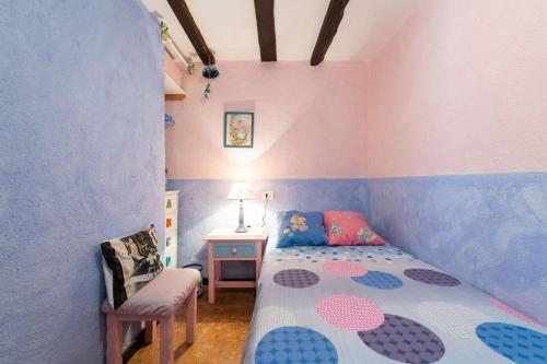 Фотография гостевого дома CASA ALBA, casa rústica en la colina con piscina-spa climatizada y vistas al mar