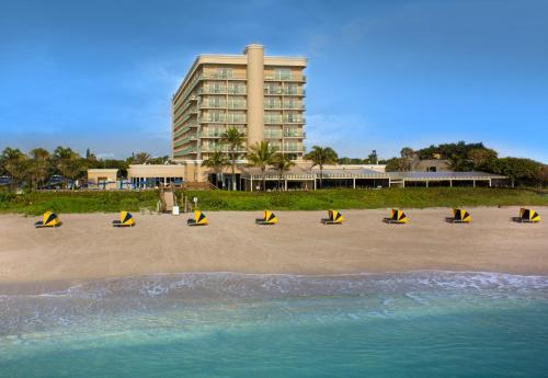 Фотография гостиницы Hilton Singer Island Oceanfront Palm Beaches Resort
