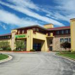 Фотография гостиницы Holiday Inn Hotel Pewaukee-Milwaukee West, an IHG Hotel