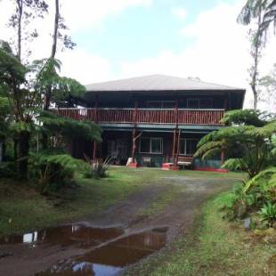 Фотографии мини отеля 
            Aloha Crater Lodge and Lava Tube Tours