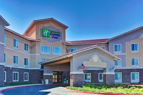 Фотография гостиницы Holiday Inn Express Hotel & Suites Beaumont - Oak Valley, an IHG Hotel