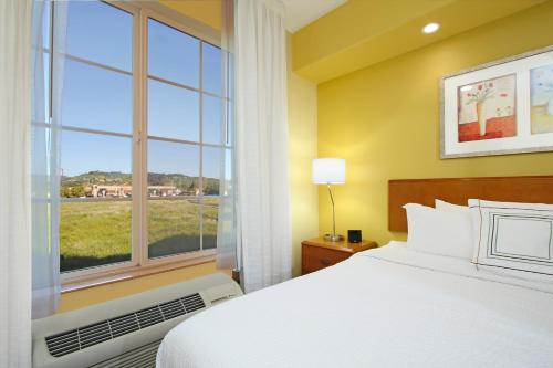 Фотография гостиницы Fairfield Inn & Suites by Marriott Fairfield Napa Valley Area