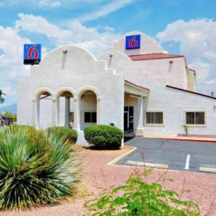 Фотографии гостиницы 
            Motel 6-Benson, AZ