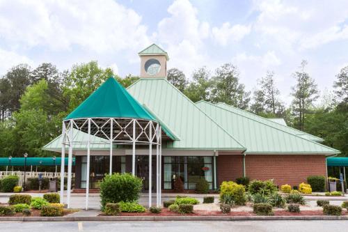 Фотография гостиницы Days Inn by Wyndham Petersburg/South Fort Lee