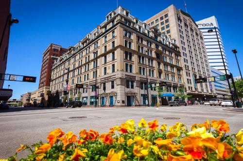 Фотография гостиницы Curio Collection by Hilton The Cincinnatian Hotel