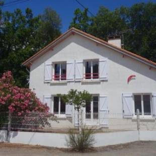 Фотографии гостевого дома 
            Une grande villa dans les pins, entre Loire et Océan