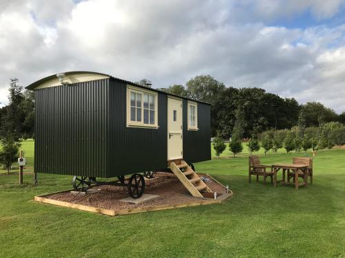 Фотография гостевого дома The Rowan Shepherds Hut