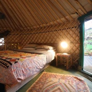 Фотография гостевого дома Hapus Yurt Luxury Yurts & Barn - Sleeps 9