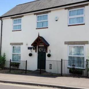 Фотографии гостевого дома 
            Vine Cottage of Charmouth