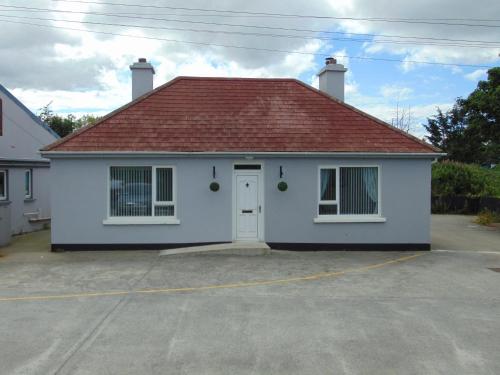 Фотографии гостевого дома 
            The Bridge Cottage, Burnfoot, Donegal by Wild Atlantic Wanderer