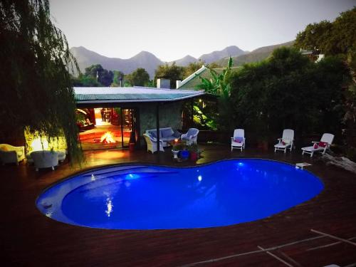 Фотография хостела Tube 'n Axe Boutique Backpackers and Hot Tubs