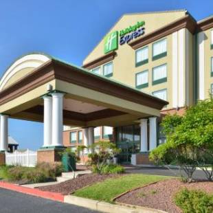 Фотографии гостиницы 
            Holiday Inn Express & Suites - Ocean City, an IHG Hotel