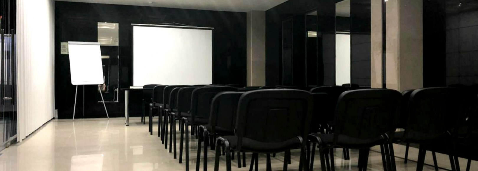 Фотография конференц-зала Forum Plaza Lobby зал