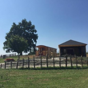 Фотография гостевого дома La Roulotte au Paradis