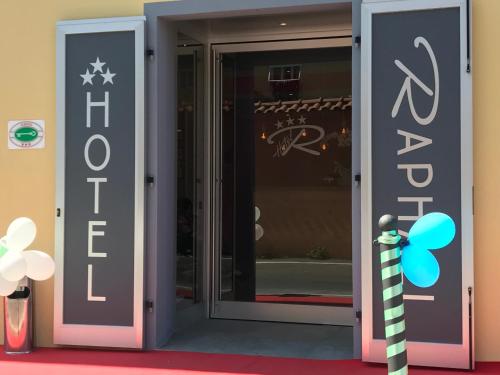 Фотография гостиницы Hotel Raphael