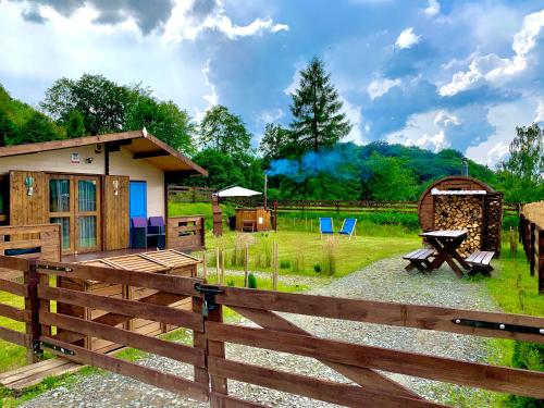 Фотография гостевого дома Bieszczadzka Osada Saunowisko-każdy dom z sauną i jacuzzi