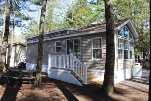 Фотография базы отдыха Moody Beach Camping Resort Loft Park Model 14