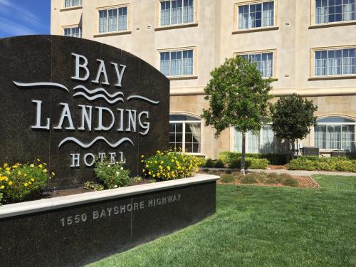 Фотография гостиницы Bay Landing Hotel