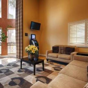 Фотографии гостиницы 
            Best Western Burbank Airport Inn