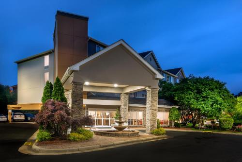 Фотография гостиницы Holiday Inn Express Chapel Hill, an IHG Hotel