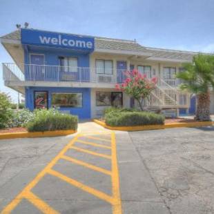 Фотографии гостиницы 
            Motel 6-San Antonio, TX - Fort Sam Houston