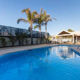 Фотографии гостиницы 
            Sails Geraldton Accommodation