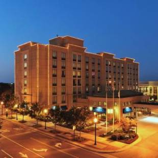 Фотографии гостиницы 
            Hilton Garden Inn Virginia Beach Town Center