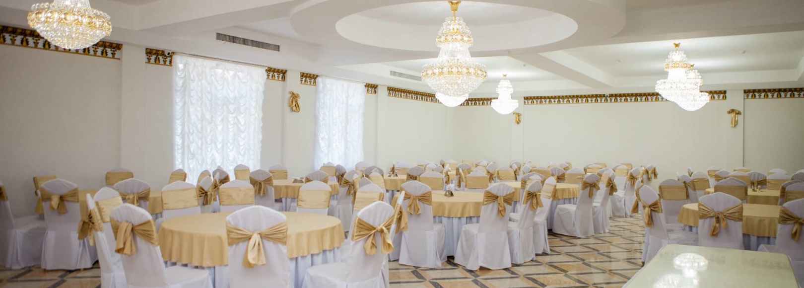 Фотография банкетного зала Золотой зал