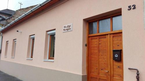 Фотография гостевого дома Kis Rigó vendégház