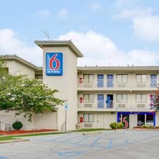 Фотографии гостиницы 
            Motel 6-Columbia, SC - West