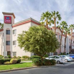 Фотографии гостиницы 
            Comfort Suites Palm Desert I-10