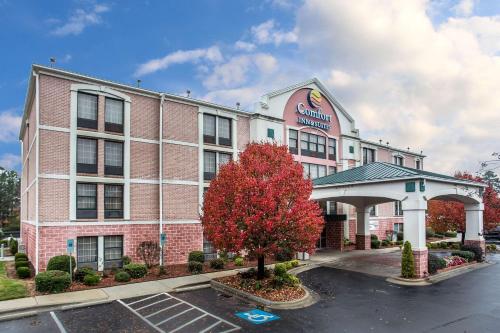 Фотография гостиницы Comfort Inn & Suites Lake Norman